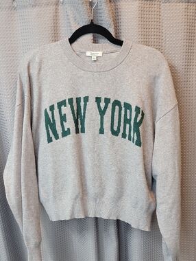 Orange Kiss Essentials NEW YORK Sweater Size L